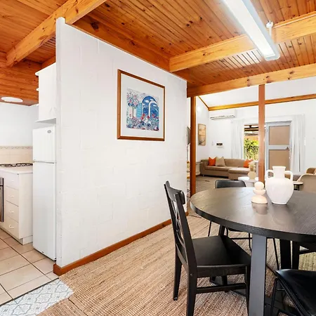 11 Cottesloe - Steps From Beach - Sleeps 3 Perth Exterior photo